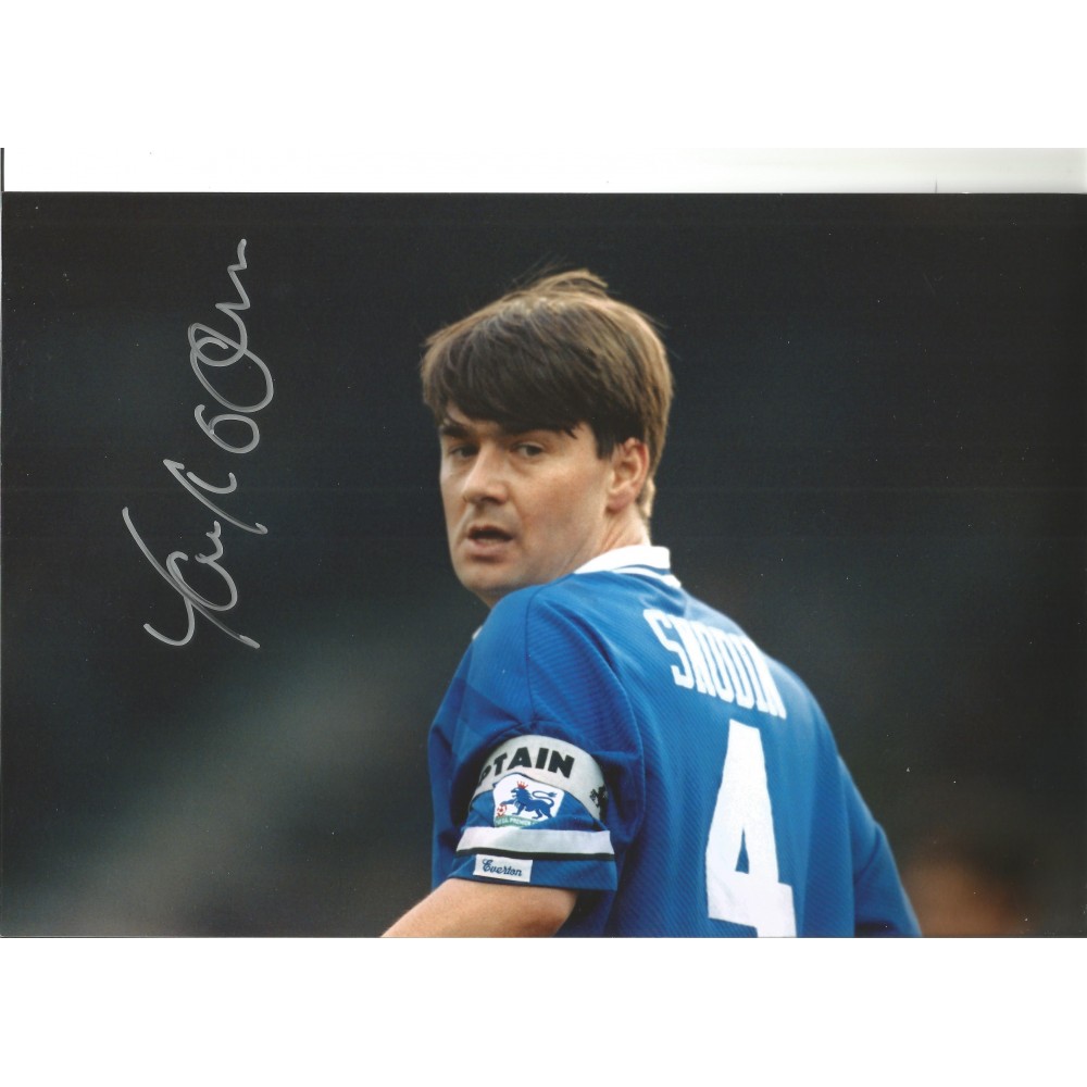 Ian Snodin Everton Signed 10 x 8 inch football photo. Ian Snodin Everton Signed 10 x 8 inch football photo.