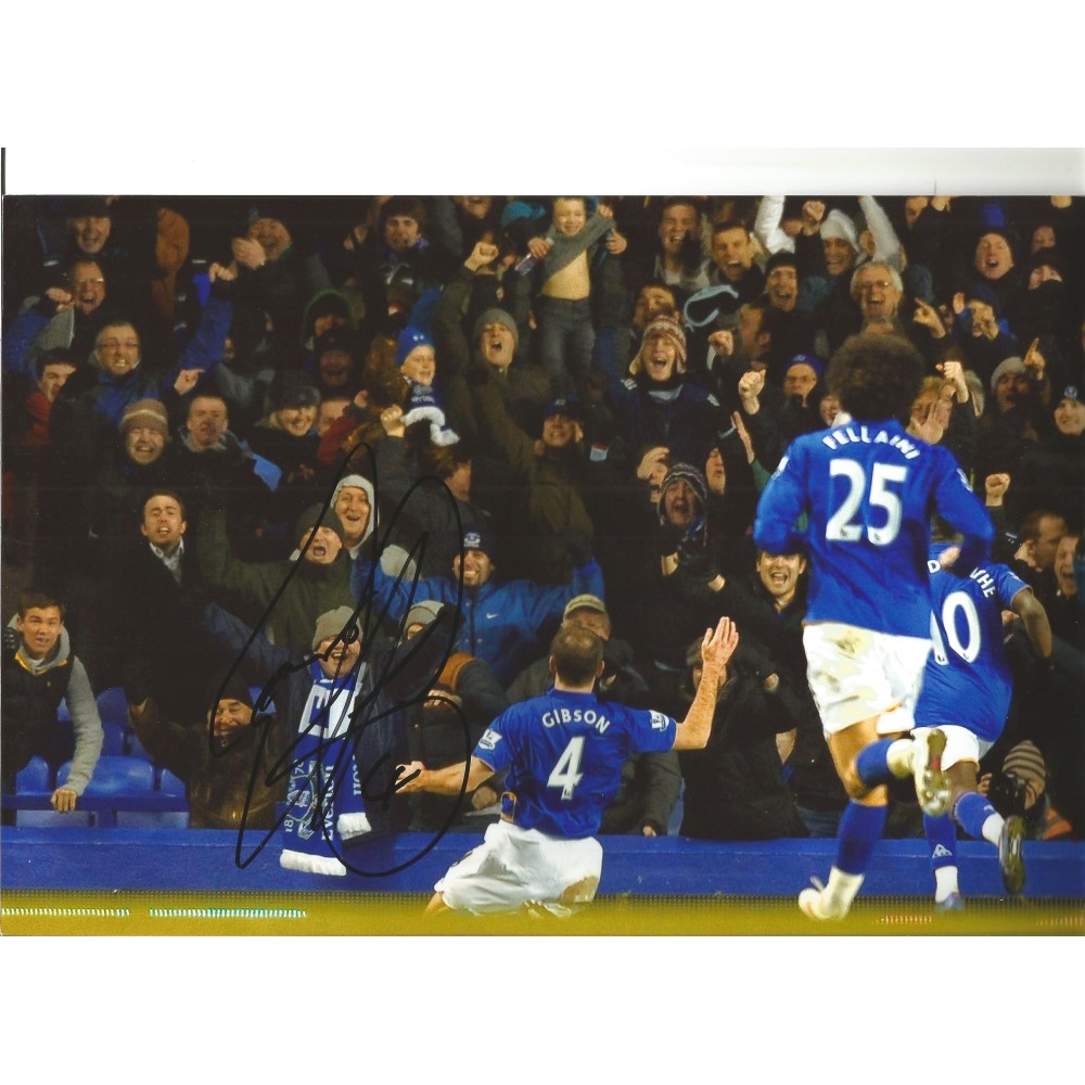 Darron Gibson Everton Signed 10 x 8 inch football photo. Darron Gibson Everton Signed 10 x 8 inch football photo.