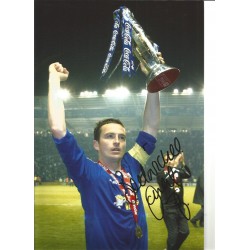Matt Oakley Leicester City Signed 10 x 8 inch football photo.