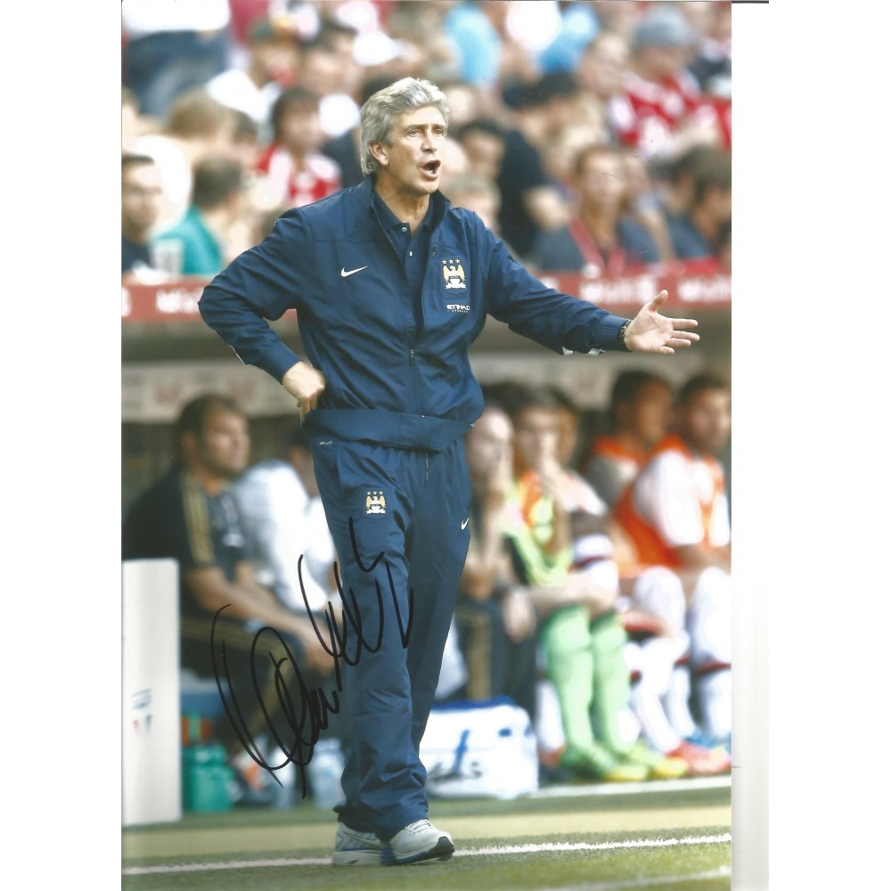 Manuel Pellegrini Manchester City Signed 10 x 8 inch football photo. Manuel Pellegrini Manchester City Signed 10 x 8 inch football photo.