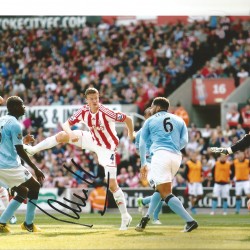Aleix Garcia Manchester City Signed 10 x 8 inch football photo. Aleix Garcia Manchester City Signed 10 x 8 inch football photo.