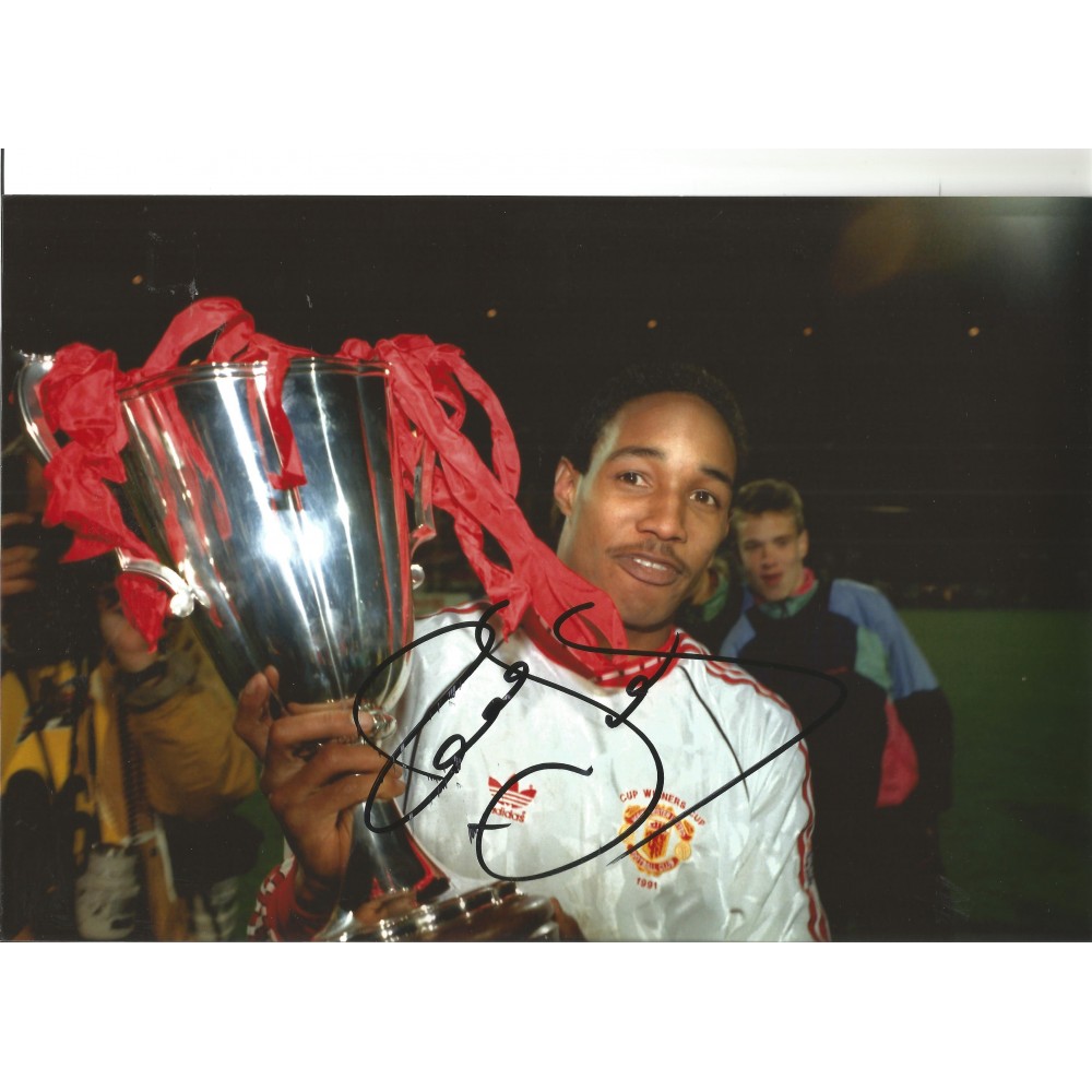 Paul Ince Man United Signed 10 x 8 inch football photo. Paul Ince Man United Signed 10 x 8 inch football photo.