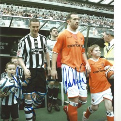 Kevin Nolan and Charlie Adam Newcastle Signed 10 x 8 inch football photo. Kevin Nolan and Charlie Adam Newcastle Signed 10 x 8 inch football photo.