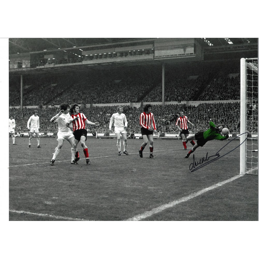 Jim Montgomery FA Final Sunderland Signed 16 x 12 inch football photo. Jim Montgomery FA Final Sunderland Signed 16 x 12 inch football photo.