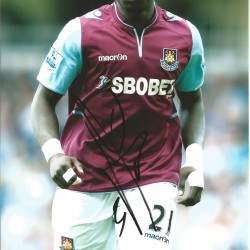 Mohamed Diame West Ham Signed 10 x 8 inch football photo. Mohamed Diame West Ham Signed 10 x 8 inch football photo.