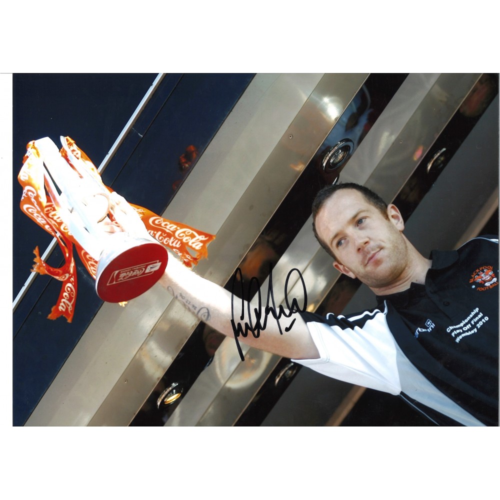 Blackpool Charlie Adam Blackpool Signed 16 x 12 inch football photo. Blackpool Charlie Adam Blackpool Signed 16 x 12 inch football photo.