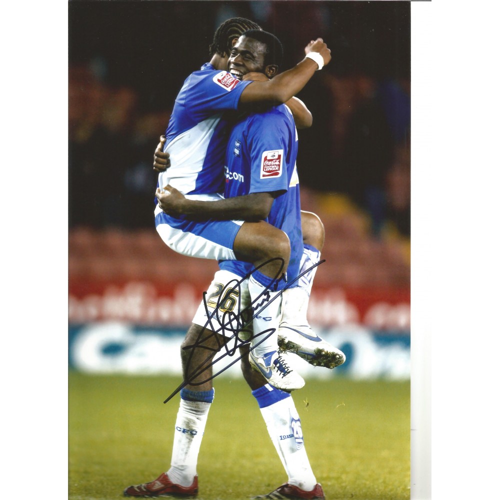 Fabrice Muamba Birmingham Signed 10 x 8 inch football photo. Fabrice Muamba Birmingham Signed 10 x 8 inch football photo.