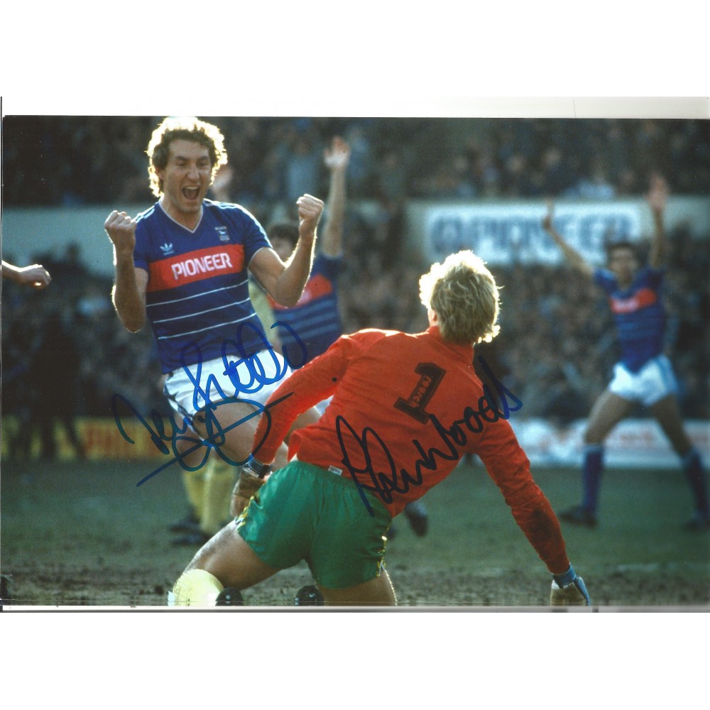 Terry Butcher and Chris Woods Ipswich Town Dual Signed 12 x 8 inch football photo. Terry Butcher and Chris Woods Ipswich Town Dual Signed 12 x 8 inch football photo.
