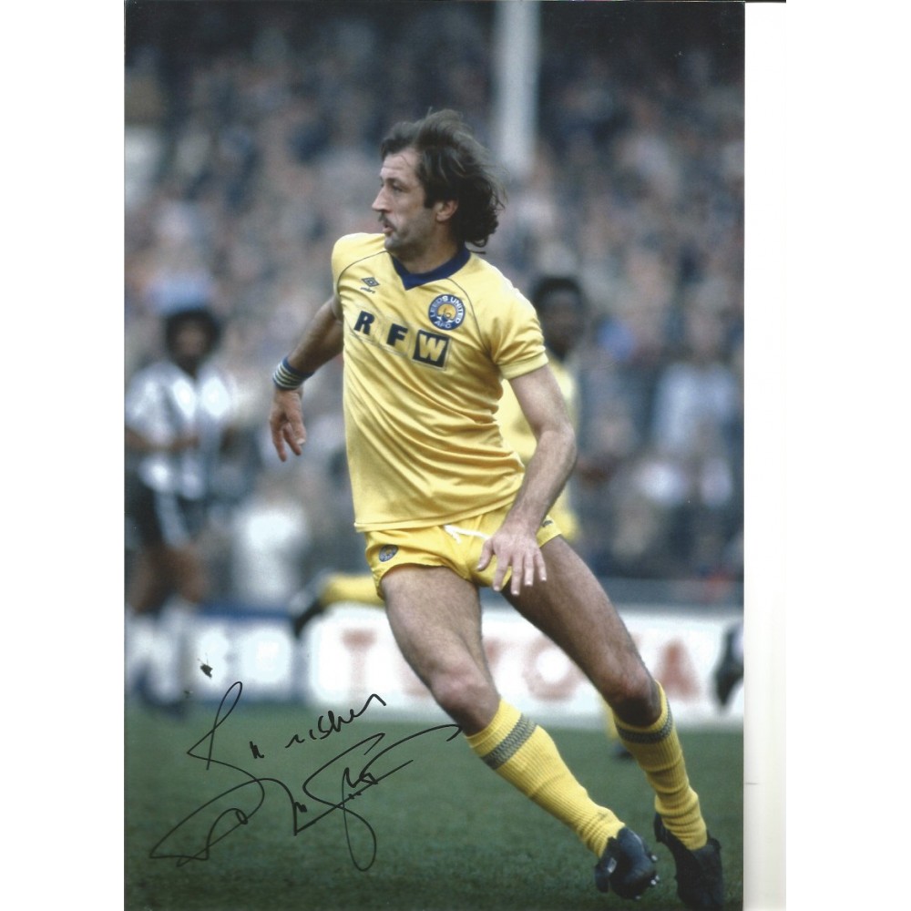 Frank Worthington Leeds United Signed 10 x 8 inch football photo.