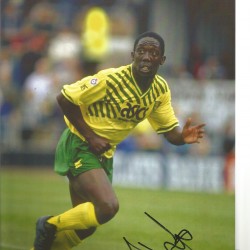 Ruel Fox Norwich City Signed 10 x 8 inch football photo. Ruel Fox Norwich City Signed 10 x 8 inch football photo.