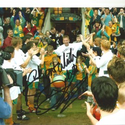 Iwan Roberts Norwich City Signed 10 x 8 inch football photo. Iwan Roberts Norwich City Signed 10 x 8 inch football photo.