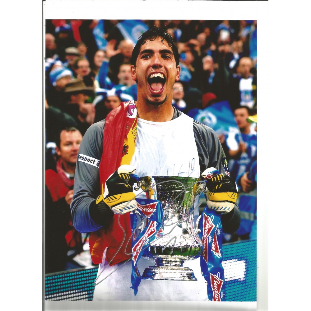 Louis Robles Wigan Signed 10 x 8 inch football photo. Louis Robles Wigan Signed 10 x 8 inch football photo.