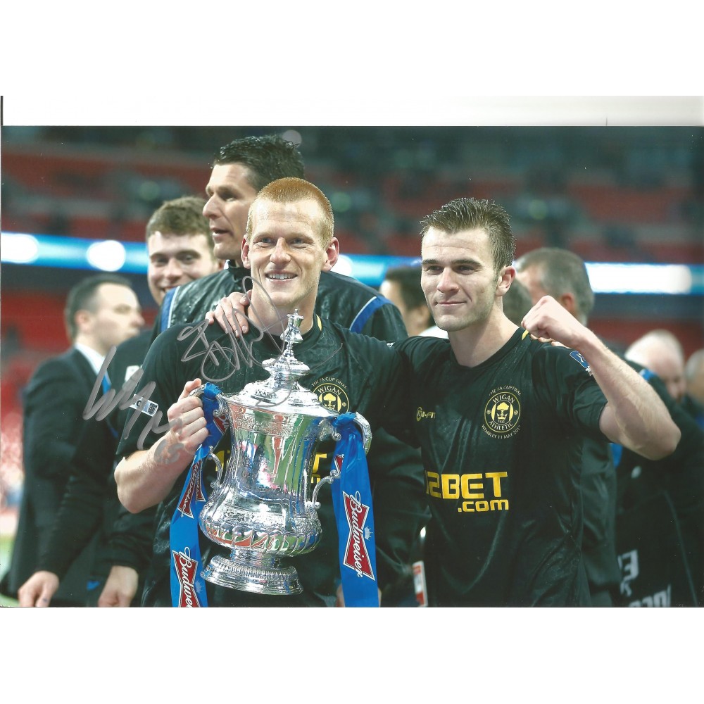 Callum McManaman and Ben Watson Wigan Signed 10 x 8 inch football photo. Callum McManaman and Ben Watson Wigan Signed 10 x 8 inch football photo.
