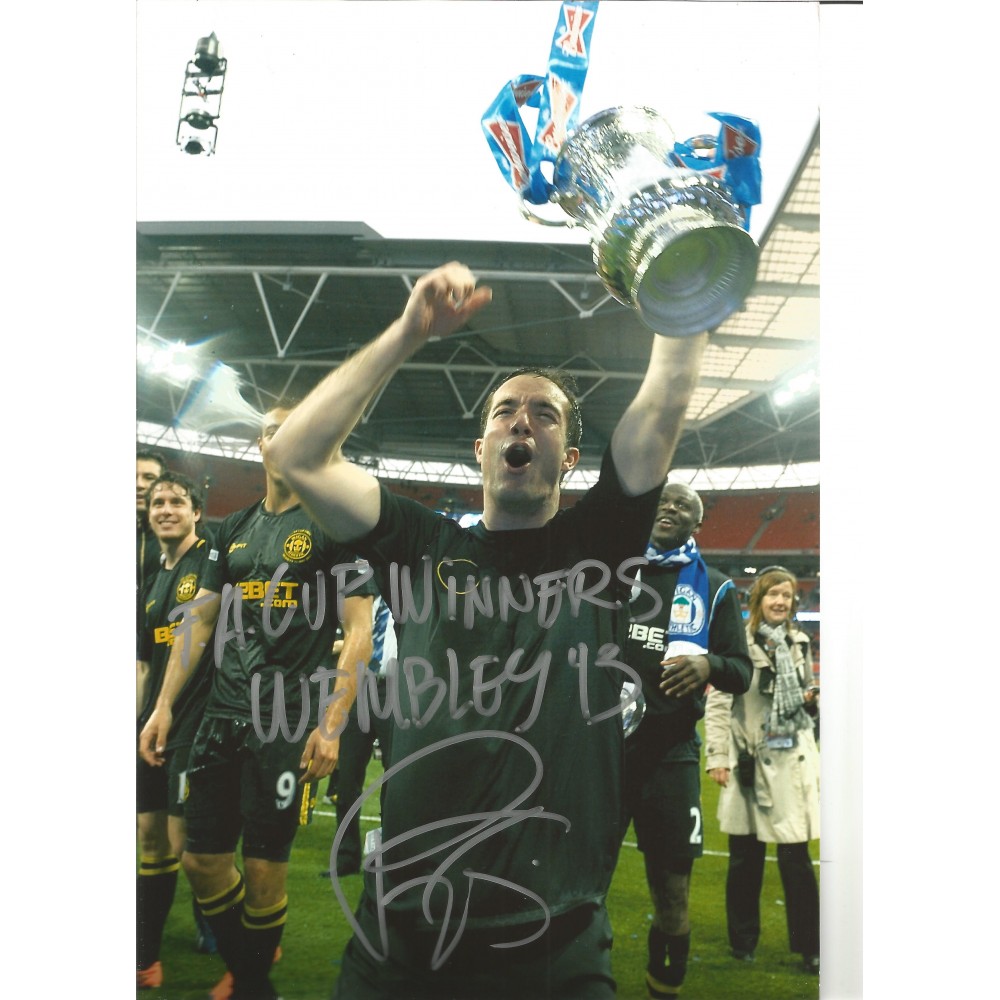 Paul Scharner Wigan Signed 10 x 8 inch football photo. Paul Scharner Wigan Signed 10 x 8 inch football photo.