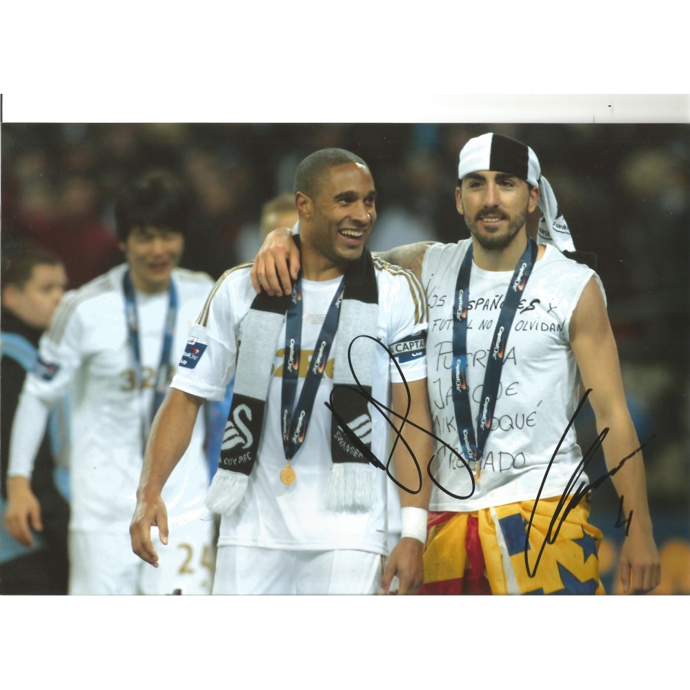 Frank de Boer Ajax Signed 10 x 8 inch football photo. Frank de Boer Ajax Signed 10 x 8 inch football photo.