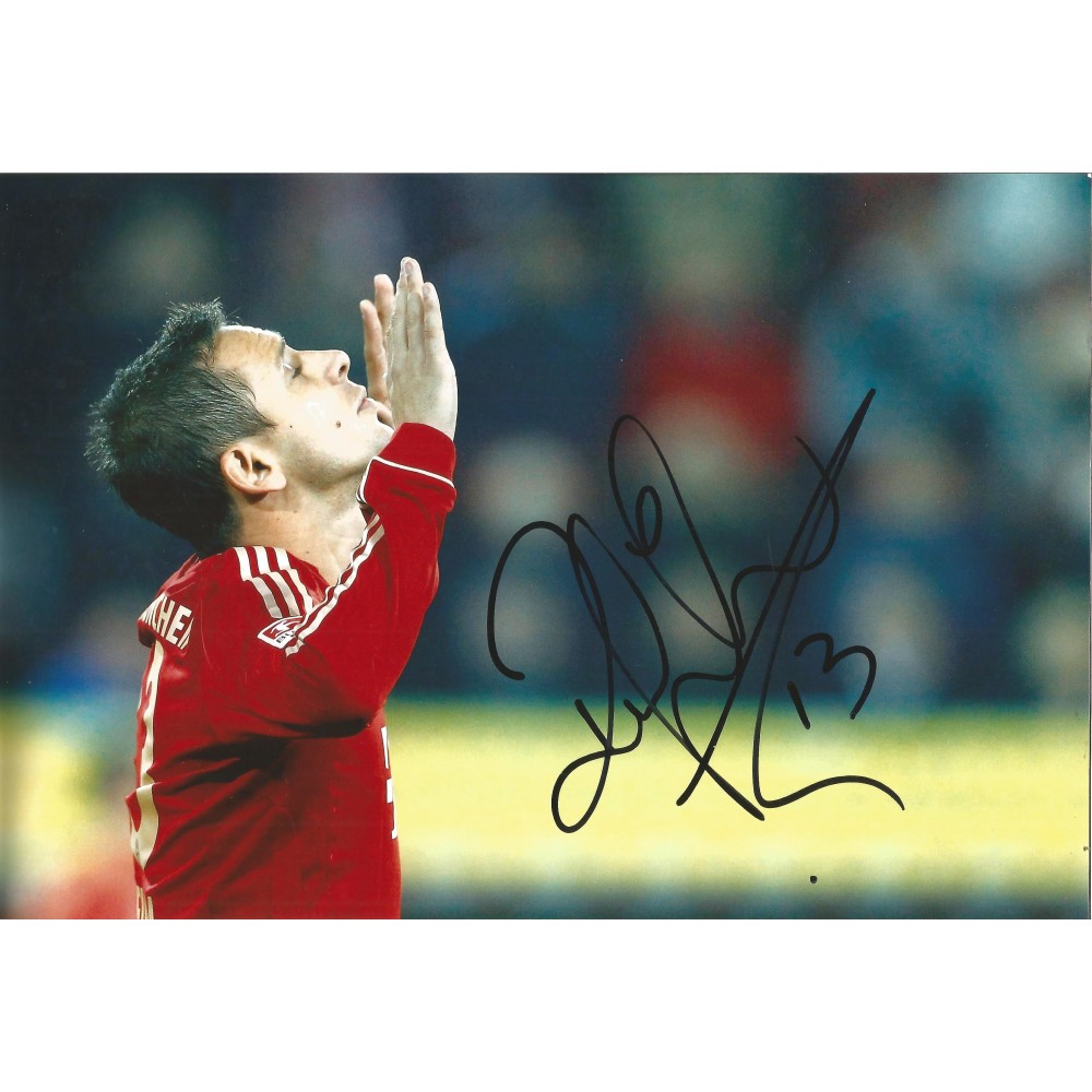 Rafinha Bayern Signed 10 x 8 inch football photo.