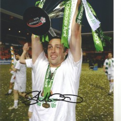 Scott Mcdonald Celtic Signed 10 x 8 inch football photo. Scott Mcdonald Celtic Signed 10 x 8 inch football photo.