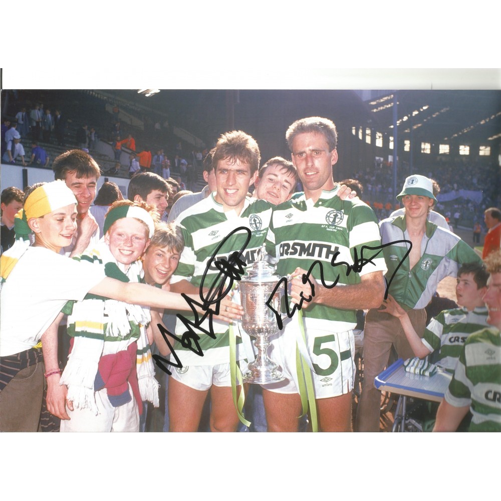 Stephen Mcmanus and Lee Naylor Celtic Signed 10 x 8 inch football photo. Stephen Mcmanus and Lee Naylor Celtic Signed 10 x 8 inch football photo.