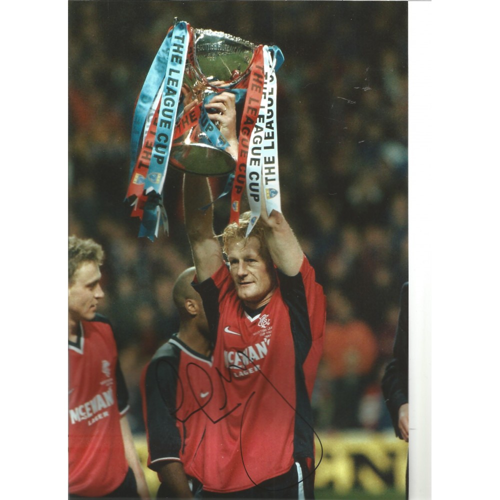 Steven Davis Rangers Signed 10 x 8 inch football photo. Steven Davis Rangers Signed 10 x 8 inch football photo.