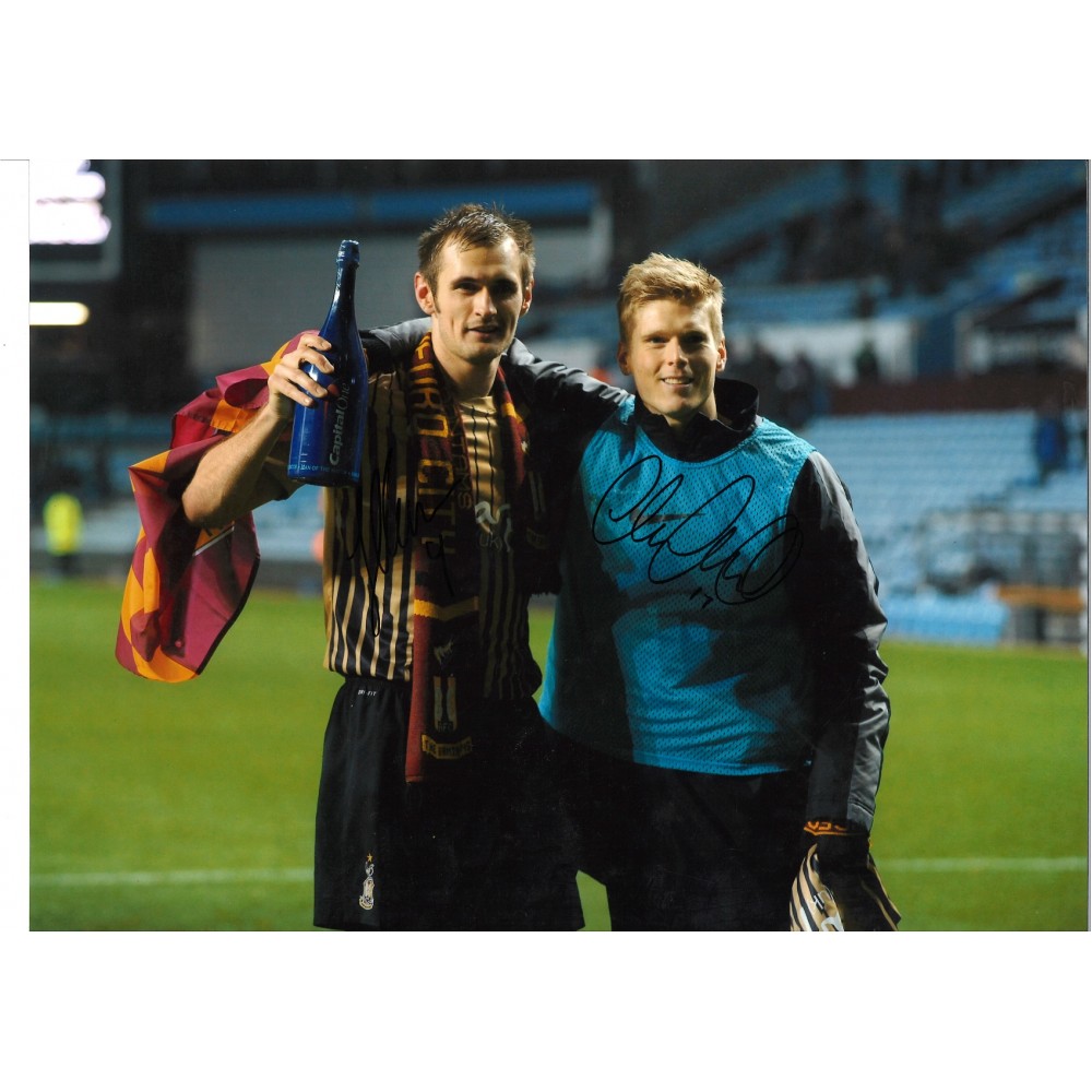 Peter Hanson and Alan Connell Bradford Signed 10 x 8 inch football photo. Peter Hanson and Alan Connell Bradford Signed 10 x 8 inch football photo.
