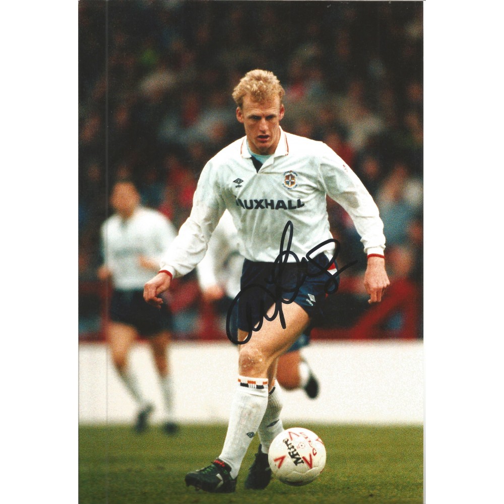 Ian Dowie Luton Town Signed 10 x 8 inch football photo. Ian Dowie Luton Town Signed 10 x 8 inch football photo.