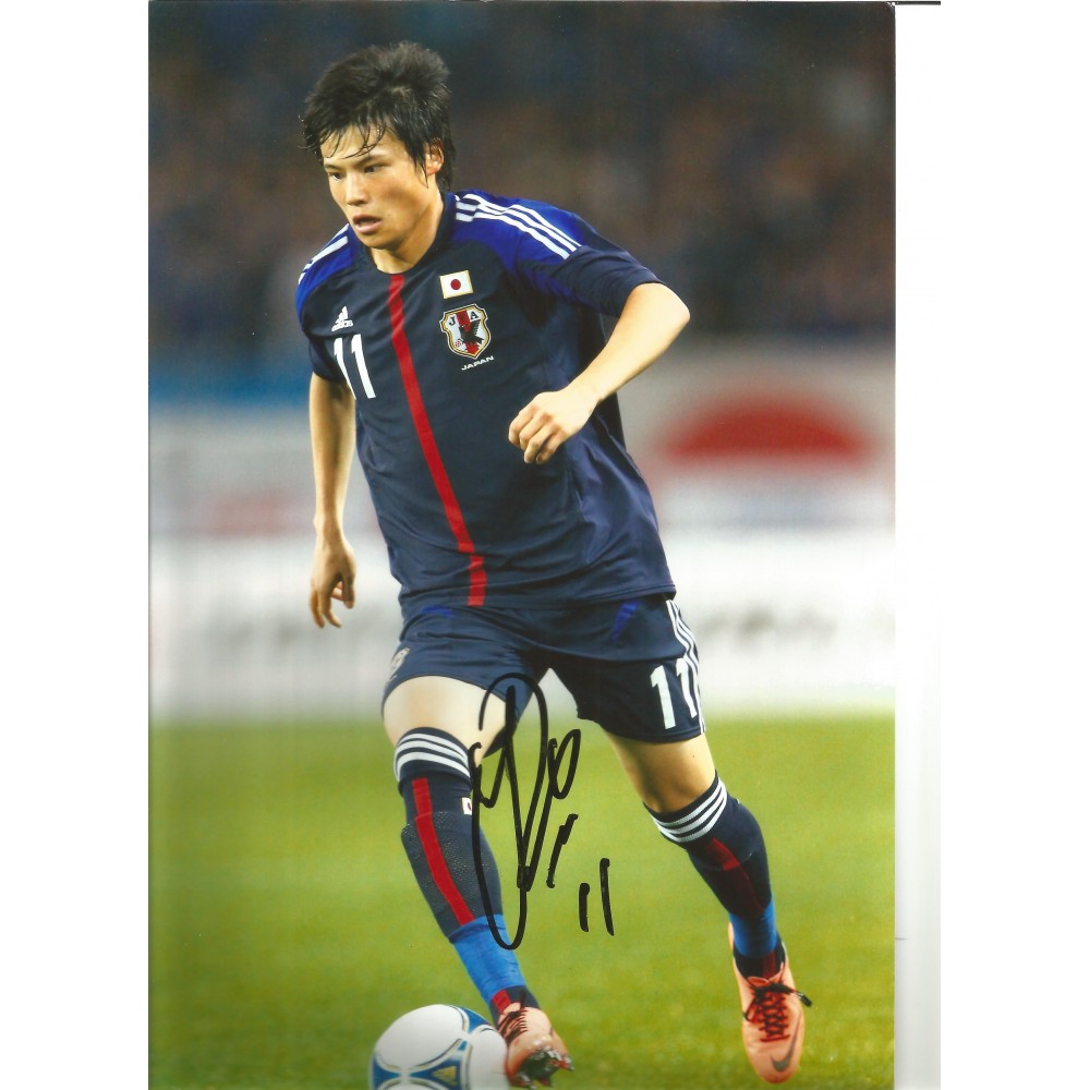 Ryo Miyaichi Japan Signed 10 x 8 inch football photo. Ryo Miyaichi Japan Signed 10 x 8 inch football photo.