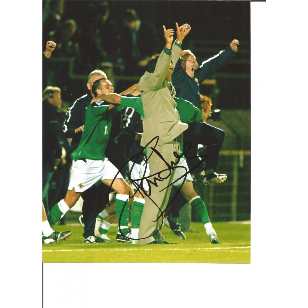 Lawrie Sanchez Northern Ireland Signed 10 x 8 inch football photo. Lawrie Sanchez Northern Ireland Signed 10 x 8 inch football photo.