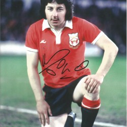 Mickey Thomas Wales Signed 10 x 8 inch football photo. Mickey Thomas Wales Signed 10 x 8 inch football photo.