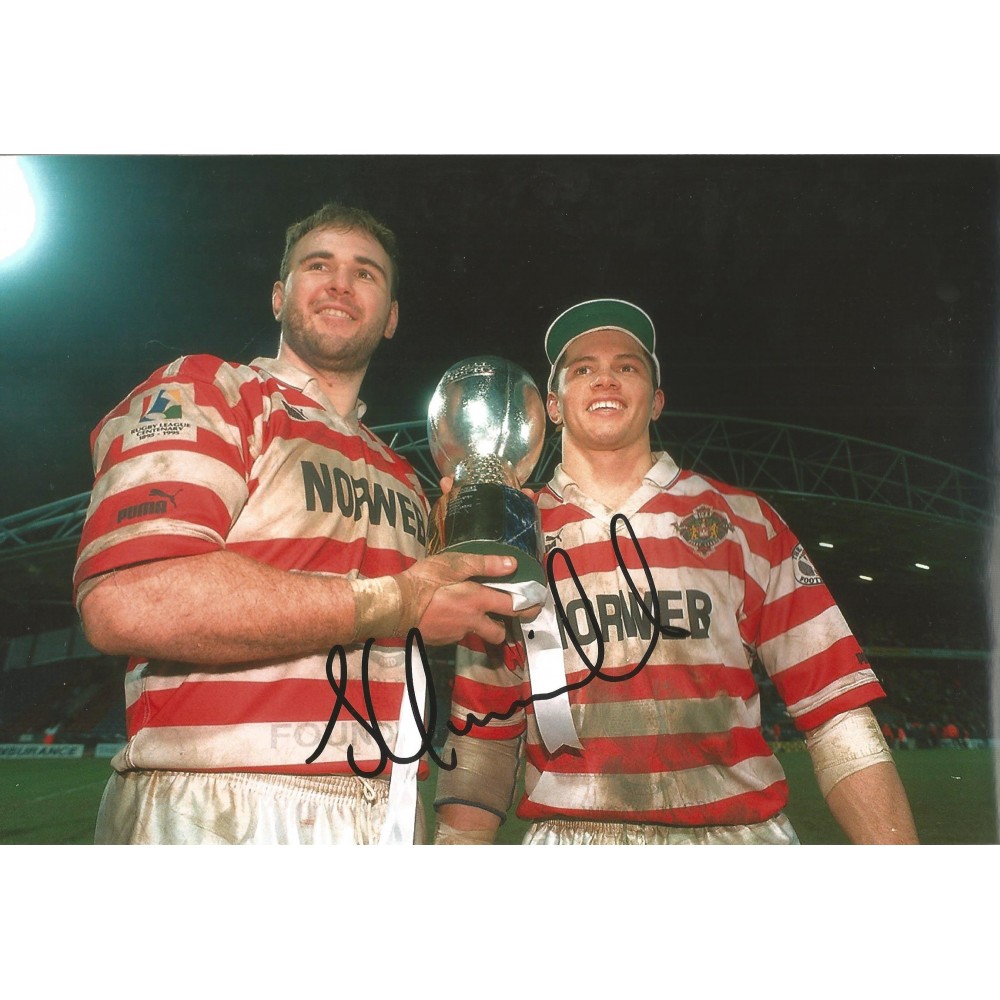 Scott Quinnell Signed 10 x 8 inch rugby photo.