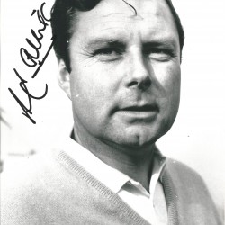 Peter Alliss Signed 10 x 8 inch golf photo. Peter Alliss Signed 10 x 8 inch golf photo.