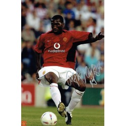 Eric Djemba Djemba Signed A4 Photo Manchester United Autograph Football Photograph