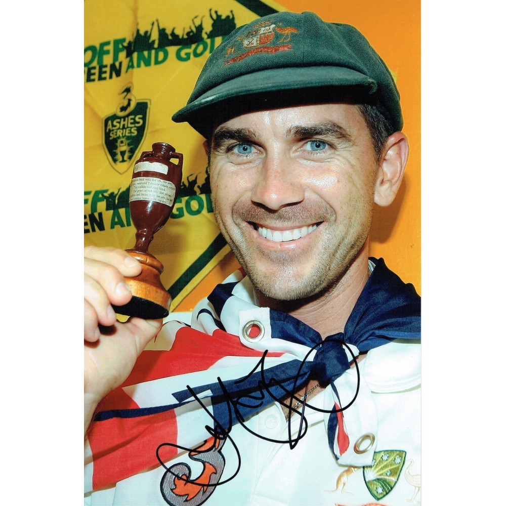Justin Langer Signed 12x8 Inch Ashes Photograph Justin Langer Signed 12x8 Inch Ashes Photograph