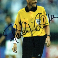 Pierluigi Collina Signed Referee 6 x 4inch Football Photocard. Pierluigi Collina Signed Referee 6 x 4inch Football Photocard.