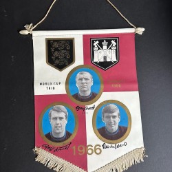 West Ham Signed 1966 World Cup Coffer Pennant:Signed By Bobby Moore Geoff Hurst & Martin Peters  