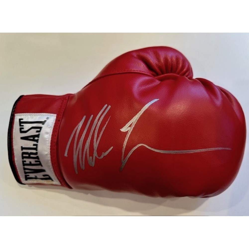 Mike Tyson Signed 10 Ounce Everlast Boxing Glove Mike Tyson Signed 10 Ounce Everlast Boxing Glove