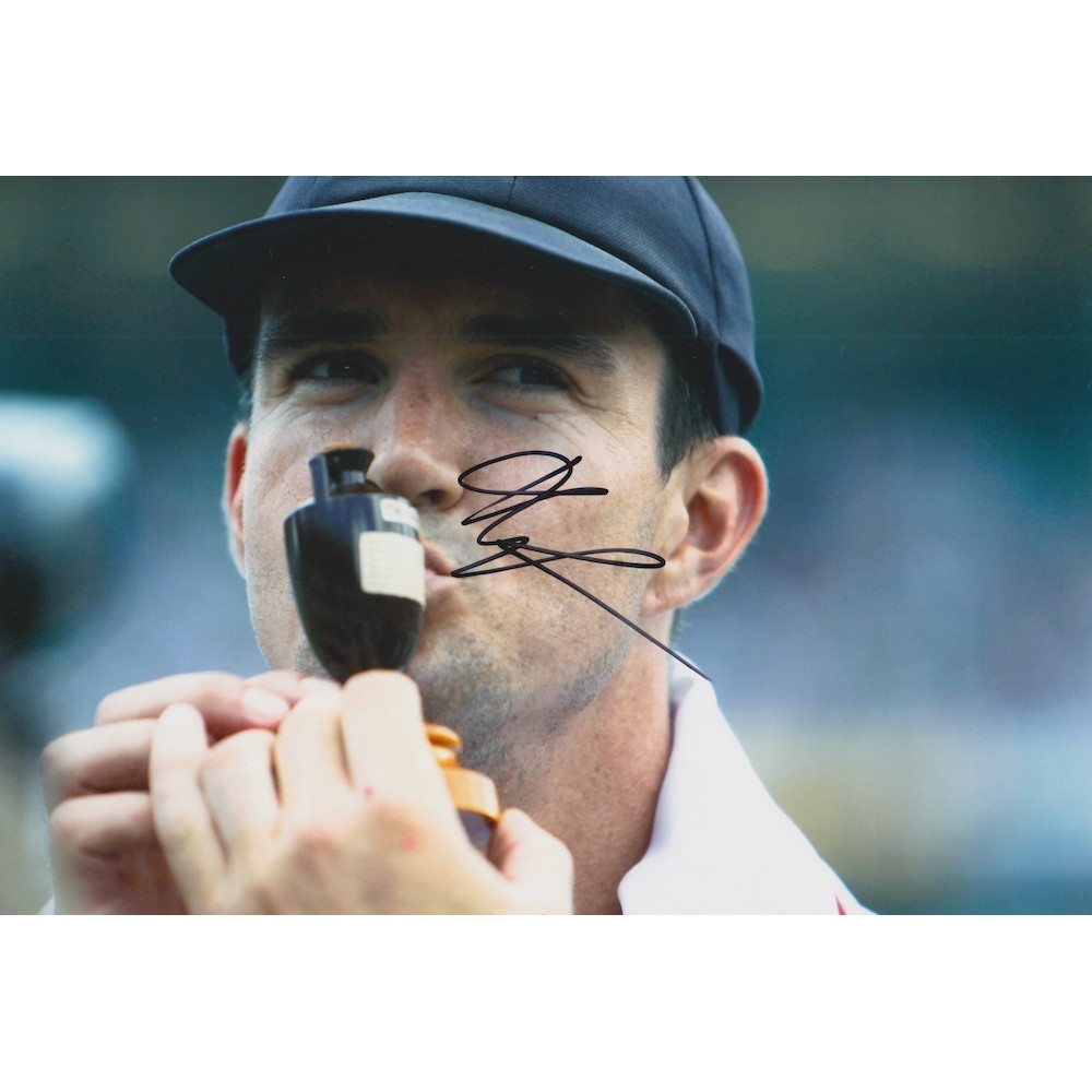 Kevin Pietersen Signed England Ashes 8x12 Cricket Photograph Kevin Pietersen Signed England Ashes 8x12 Cricket Photograph