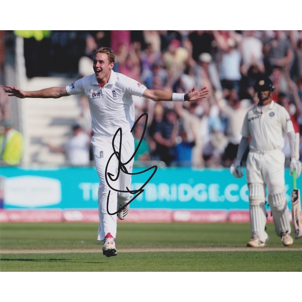 Stuart Broad Signed England 8x12 Cricket Photograph Stuart Broad Signed England 8x12 Cricket Photograph