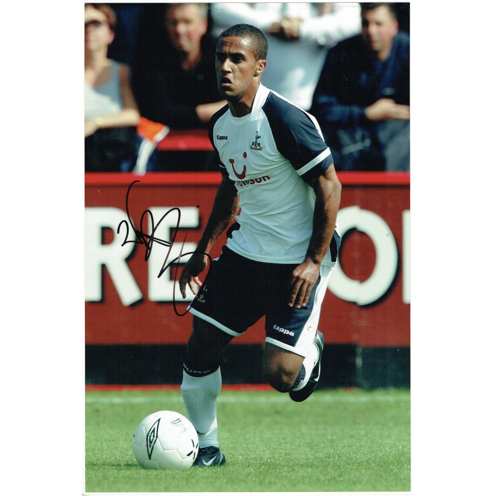 Wayne Routledge Signed 8x12 Tottenham Hotspur Football Photograph Wayne Routledge Signed 8x12 Tottenham Hotspur Football Photograph