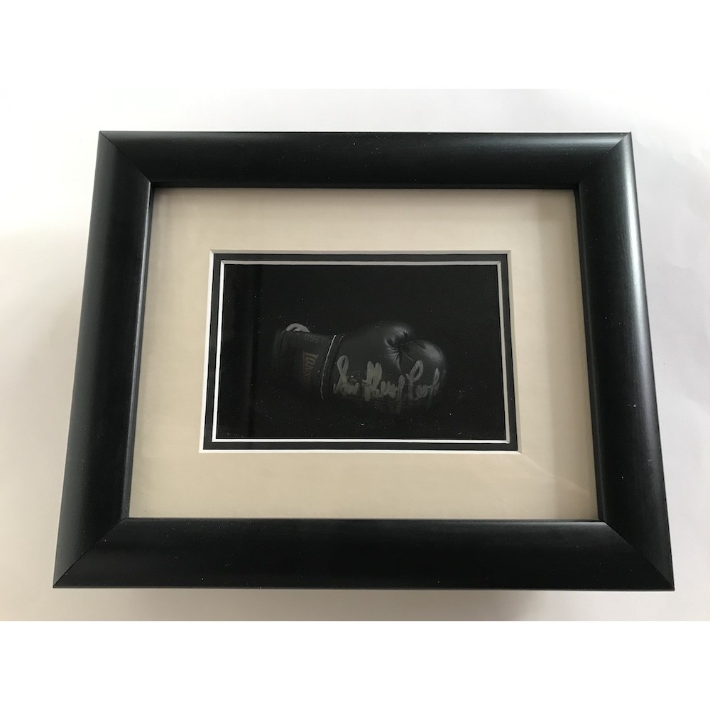 Henry Cooper (1934-2011) Autograph Signed Framed Mini Boxing Glove Display Henry Cooper (1934-2011) Autograph Signed Framed Mini Boxing Glove Display