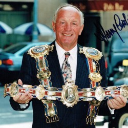 Henry Cooper (1934-2011) Autograph Signed 8x10 Boxing Photograph Henry Cooper (1934-2011) Autograph Signed 8x10 Boxing Photograph