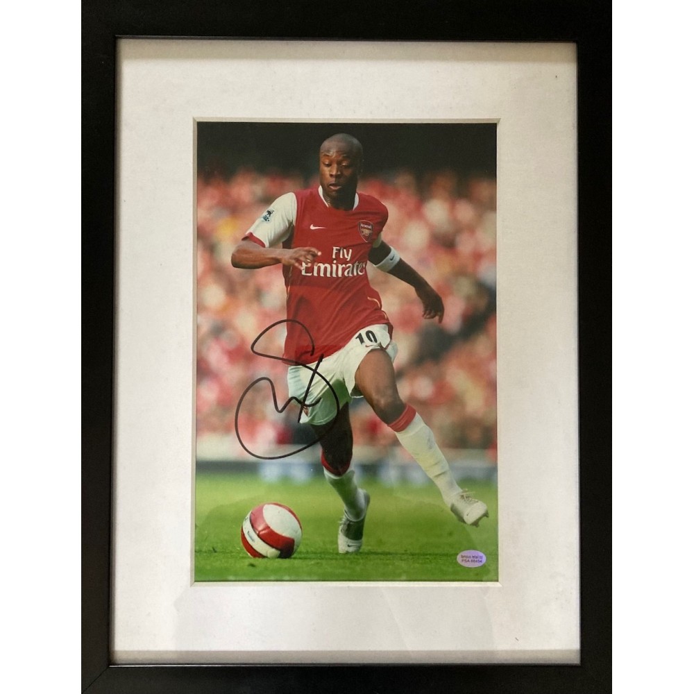 William Gallas Framed Signed 8x12 Inch Arsenal Football Photograph William Gallas Framed Signed 8x12 Inch Arsenal Football Photograph