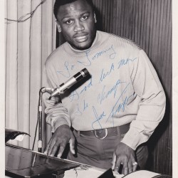 Joe Frazier Autograph RARE 8x10 Signed Vintage Boxing Photograph Joe Frazier Autograph RARE 8x10 Signed Vintage Boxing Photograph