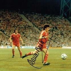Garry Birtles Autograph Notts Forest Signed 10 x 8 inch Football Photograph. Garry Birtles Autograph Notts Forest Signed 10 x 8 inch Football Photograph.