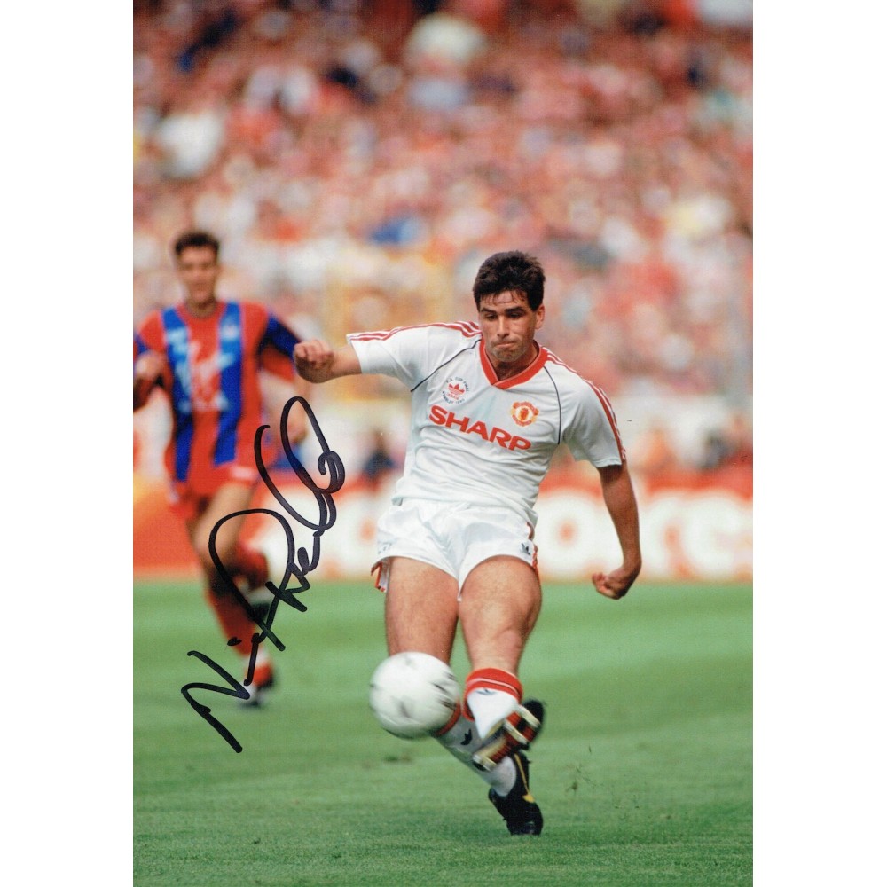 Neil Webb Signed Manchester United Crystal Palace 1990 FA Cup 12x8 Inch Football Photograph Neil Webb Signed Manchester United Crystal Palace 1990 FA Cup 12x8 Inch Football Photograph
