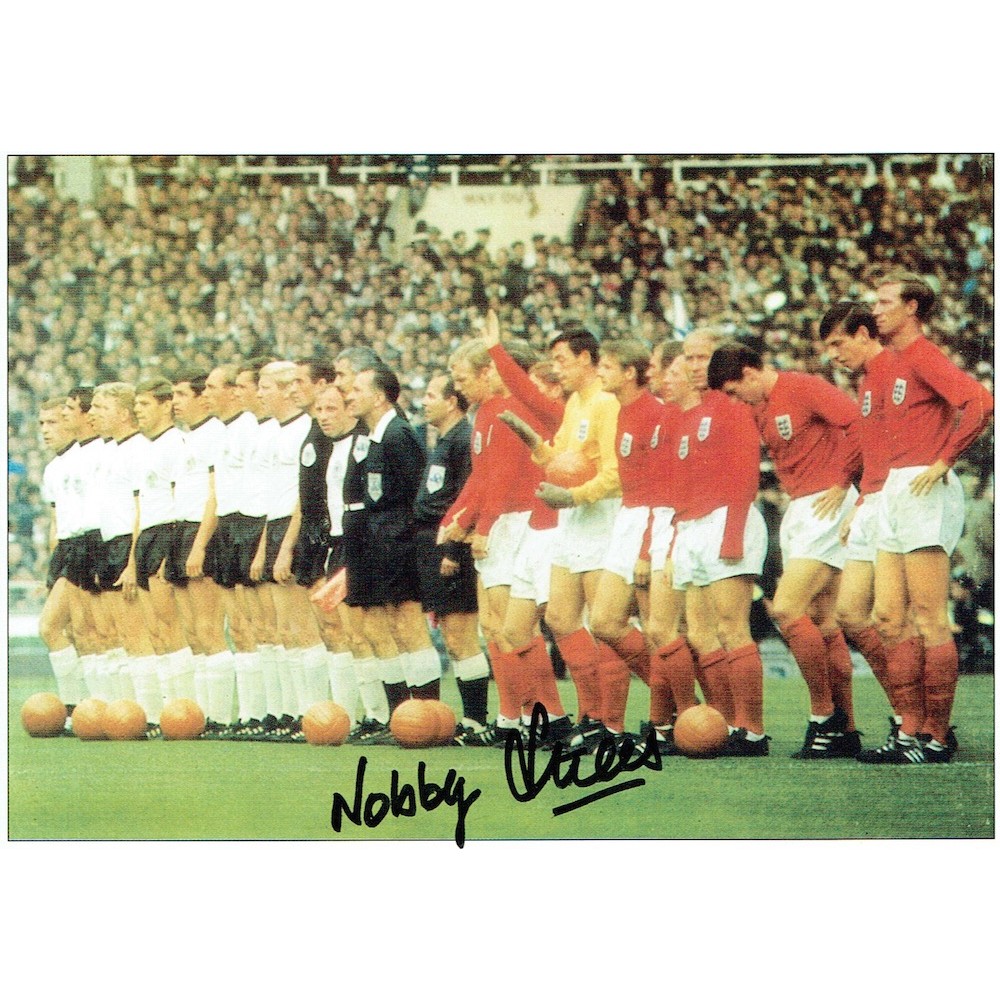Nobby Stiles Signed England 1966 World Cup Final Postcard Nobby Stiles Signed England 1966 World Cup Final Postcard