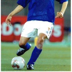 Junichi Inamoto Signed Index Card & 12x8 inch Japan Football Photograph Junichi Inamoto Signed Index Card & 12x8 inch Japan Football Photograph