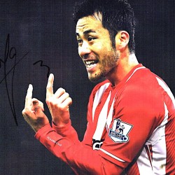 Maya Yoshida Signed Southampton 12 x 8 inch Football Photograph. Maya Yoshida Signed Southampton 12 x 8 inch Football Photograph.