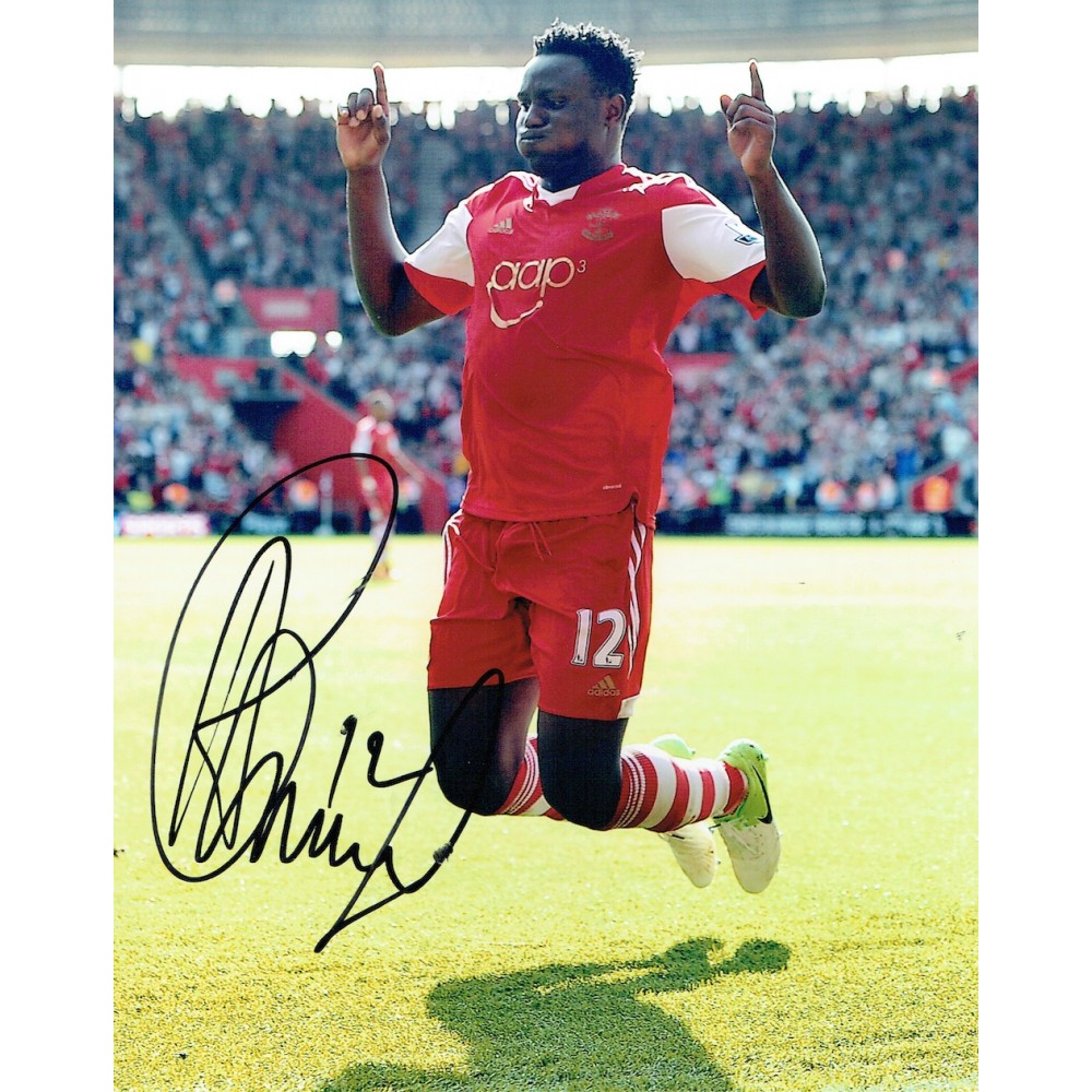 Victor Wanyama Signed Southampton 10 x 8 inch Football Photograph. Victor Wanyama Signed Southampton 10 x 8 inch Football Photograph.