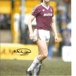 Neil Orr West Ham United 10 x 8 Inch Hand Signed Authentic Football Photo Neil Orr West Ham United 10 x 8 Inch Hand Signed Authentic Football Photo