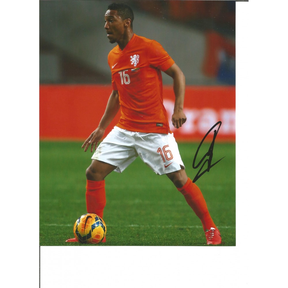 Jonathan De Guzman Netherlands 10x8 Inch Hand Signed Authentic Football Photo Jonathan De Guzman Netherlands 10x8 Inch Hand Signed Authentic Football Photo